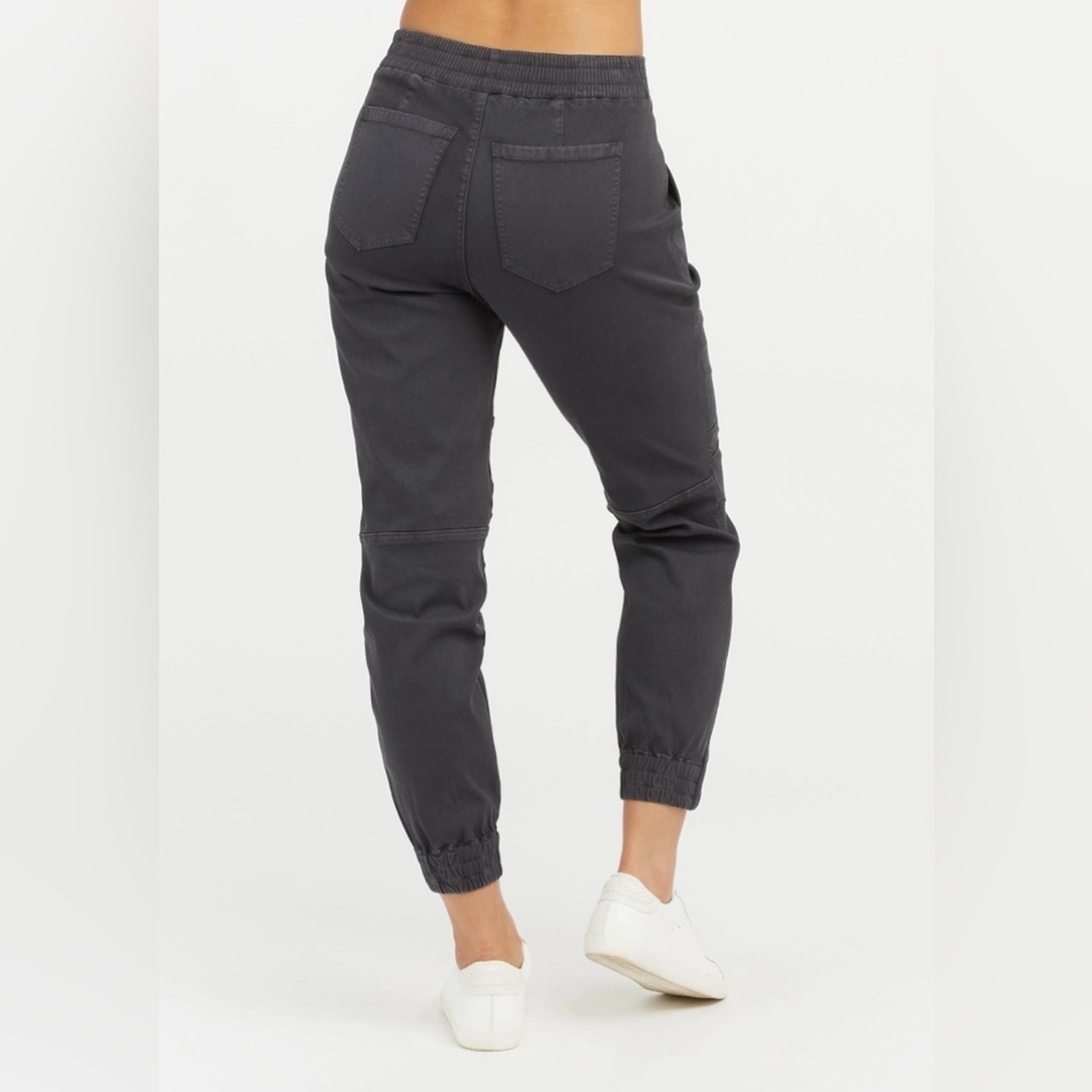 Spanx‎ Stretch Twill Cargo Jogger in Washed Black L - Picture 4 of 8